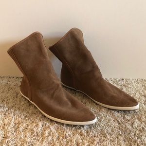 Sanuk Kat Sphinx suede booties